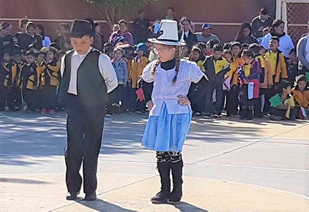 Alumnos de Multigrado en Homenaje a la Patria